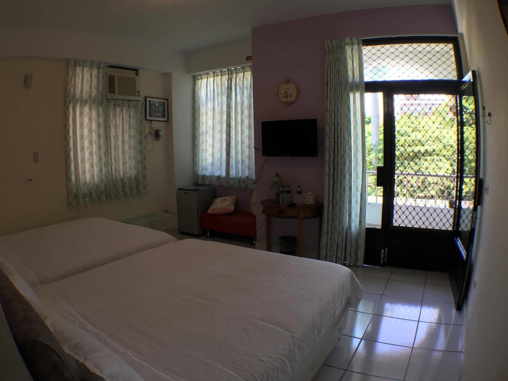 Zizai Garden Bed And Breakfast Hualien Buitenkant foto